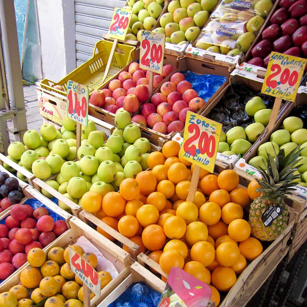 Frutta e Verdura a Napoli Mergellina - 0817617467 Orticello  guscio proteica e frutta lontano 